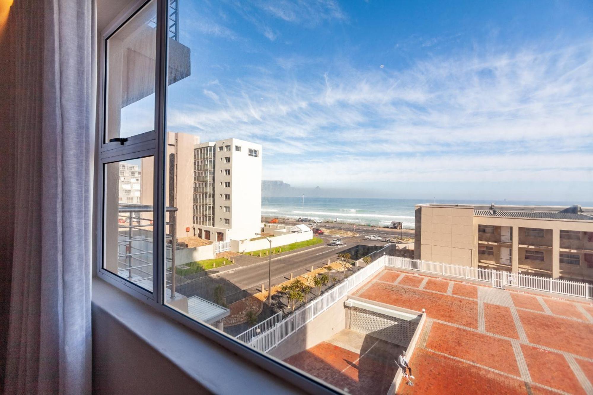 Luxury Ocean View Beachfront 2 Bed Apartment -206 The Waves, Blouberg, Cape Town โบลแบร์กสตรานด์ ภายนอก รูปภาพ