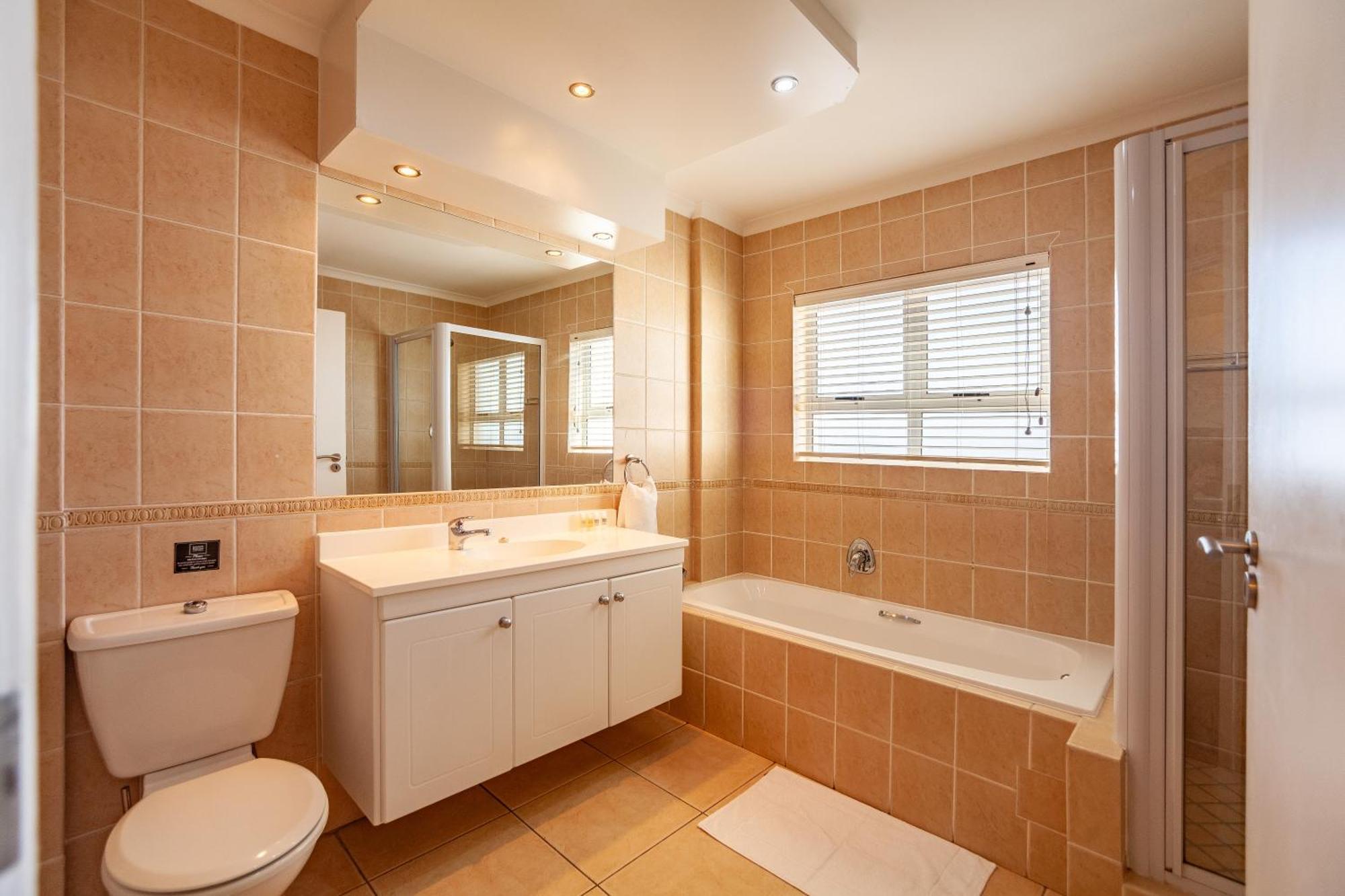Luxury Ocean View Beachfront 2 Bed Apartment -206 The Waves, Blouberg, Cape Town โบลแบร์กสตรานด์ ภายนอก รูปภาพ